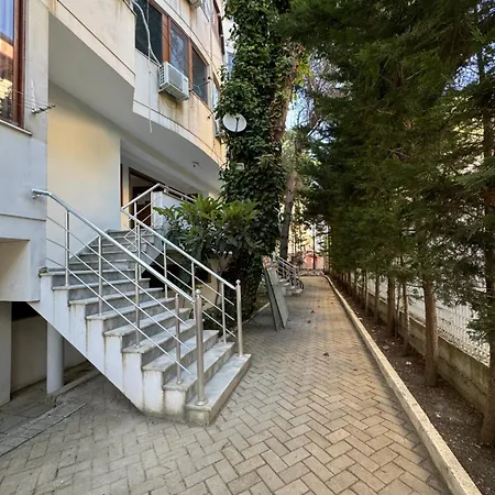Daire The Is 50 Meters Away Golem (Tirana)